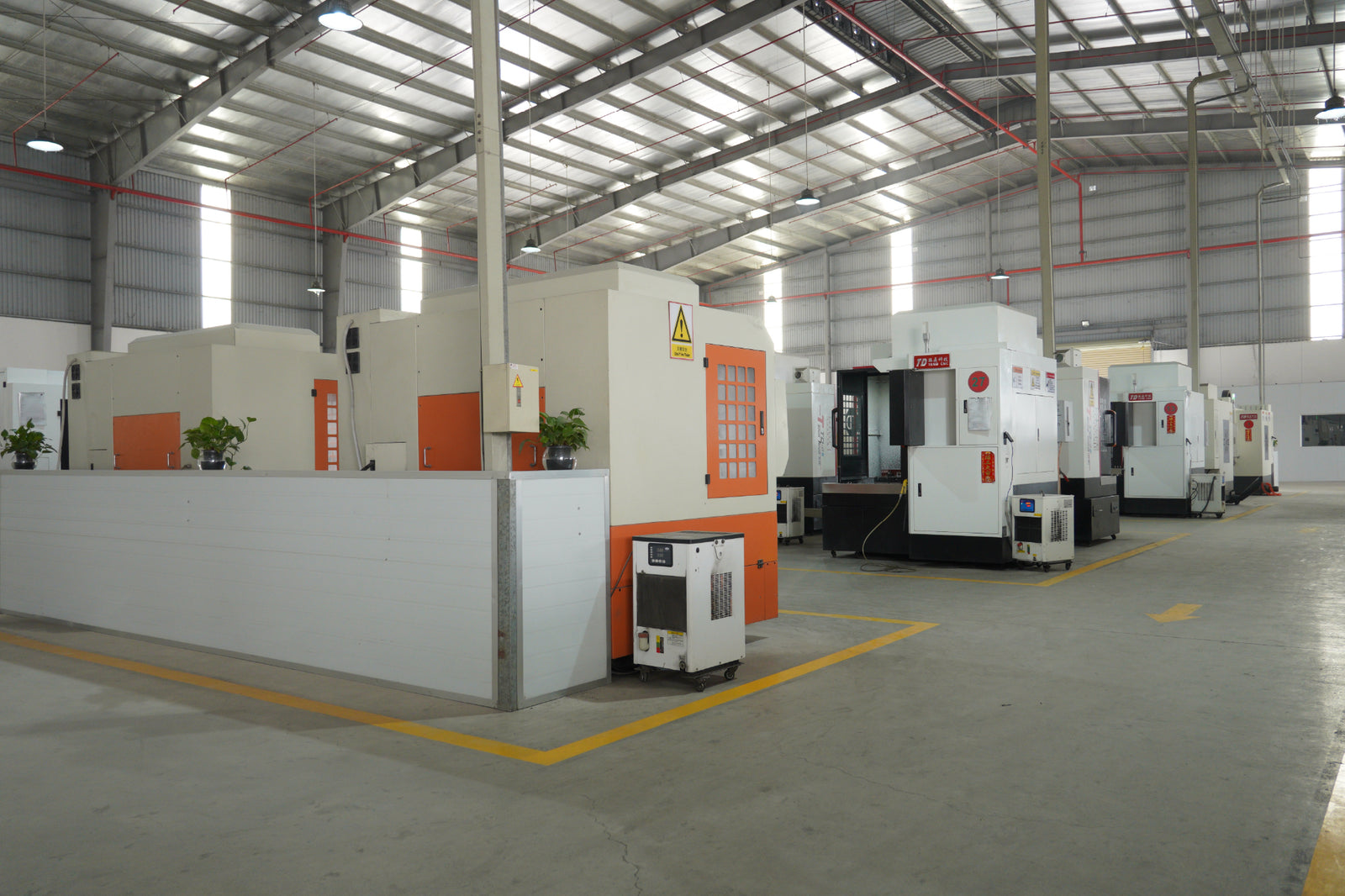 Nhà máy sản xuất độc quyền và hơn 10 nhà máy vệ tinh